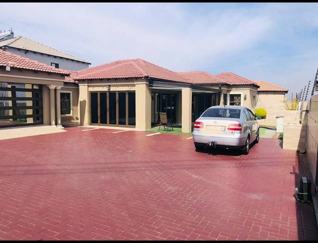 3 BEDROOM HOUSE FOR SALE IN SOSHANGUVE VV